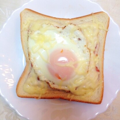 チーズをのせるのを卵の上にしてみました！
ホワイトソースづくりが簡単で、感激しました。